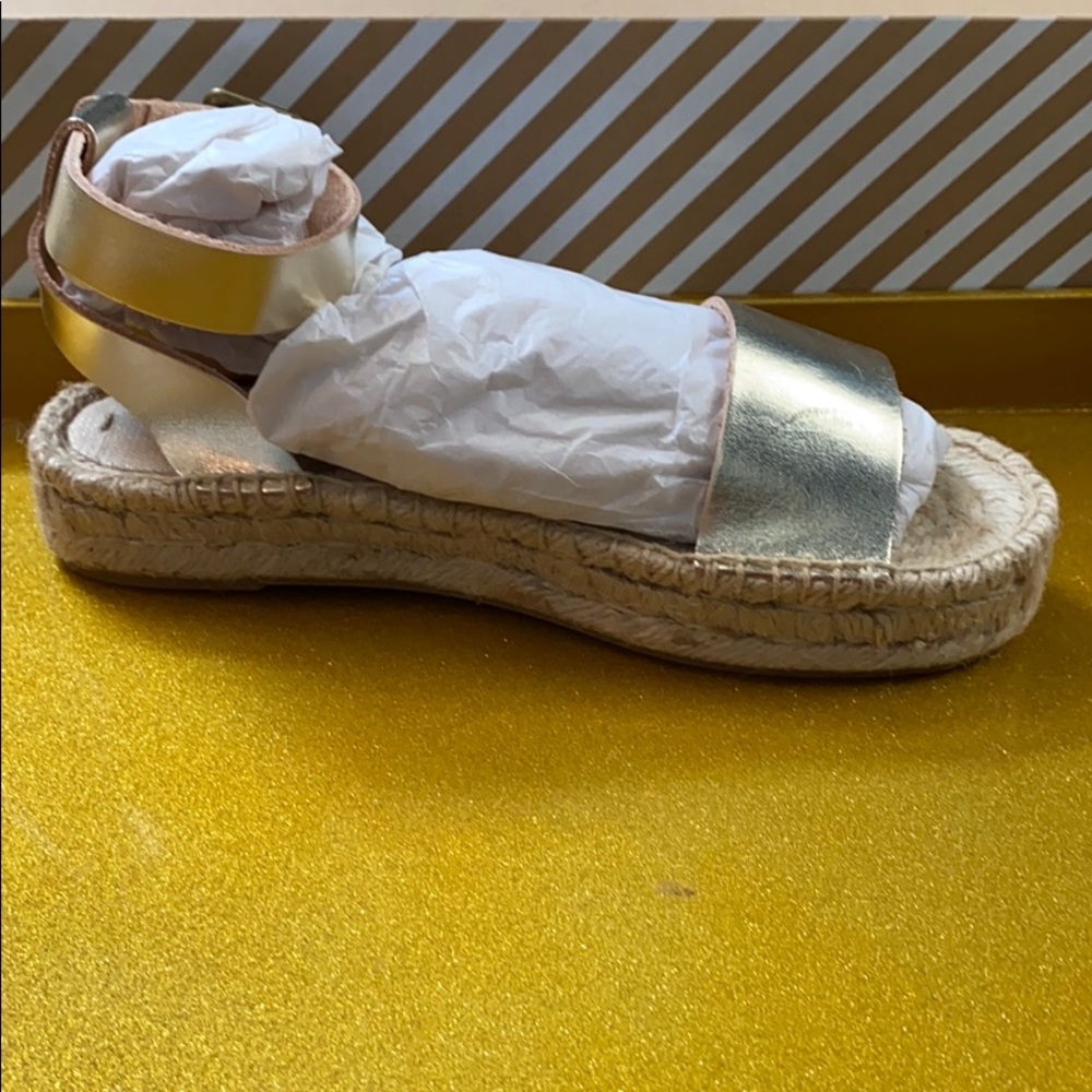 Soludos Cadiz sandal leather platinum new w/ box - Picture 3 of 6